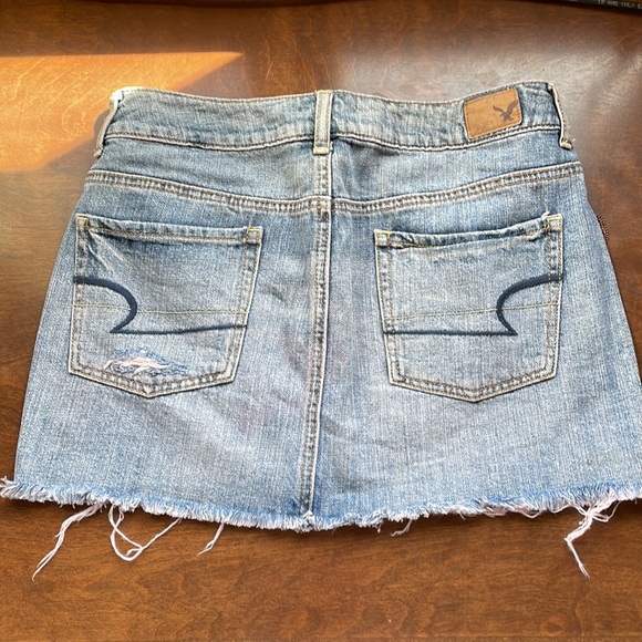 American Eagle Embellished Mini Denim Skirt Size 6 - Picture 2 of 5